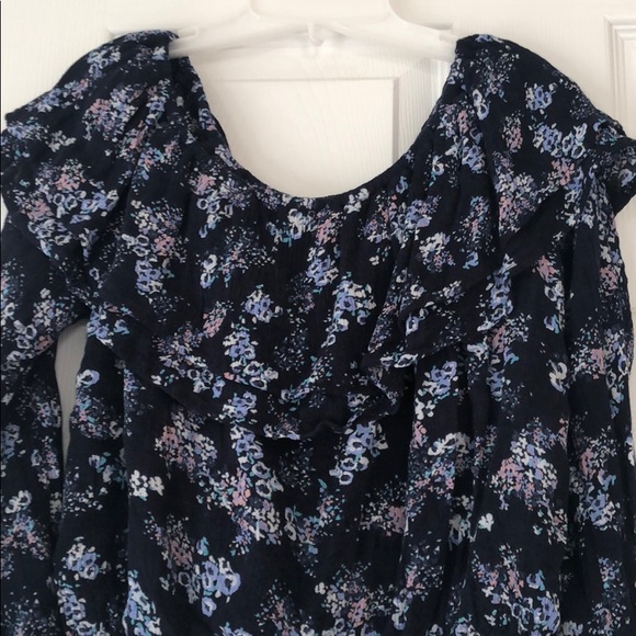 Women’s Abercrombie and Fitch top size XS - Picture 5 of 6